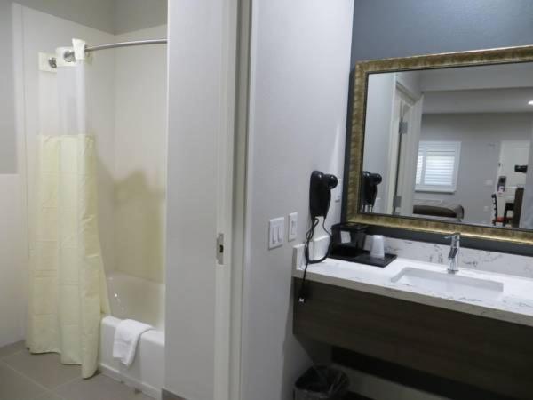 Grand Villa Inn And Suites Westchase/Chinatown Хюстън Екстериор снимка