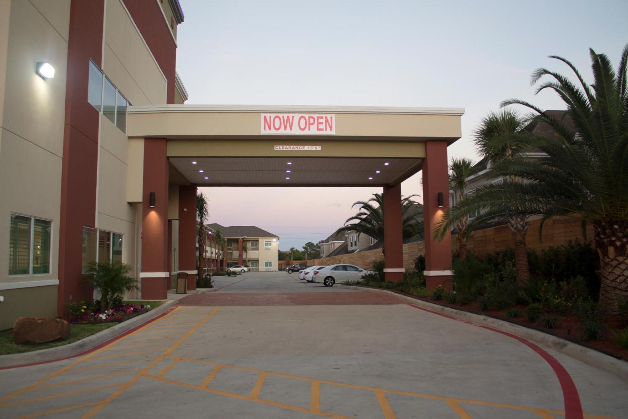 Grand Villa Inn And Suites Westchase/Chinatown Хюстън Екстериор снимка